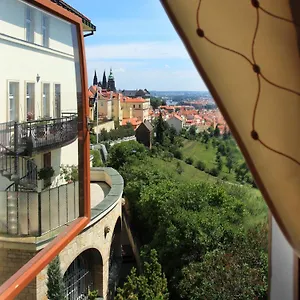 questenberk.praguehotelsweb.com/